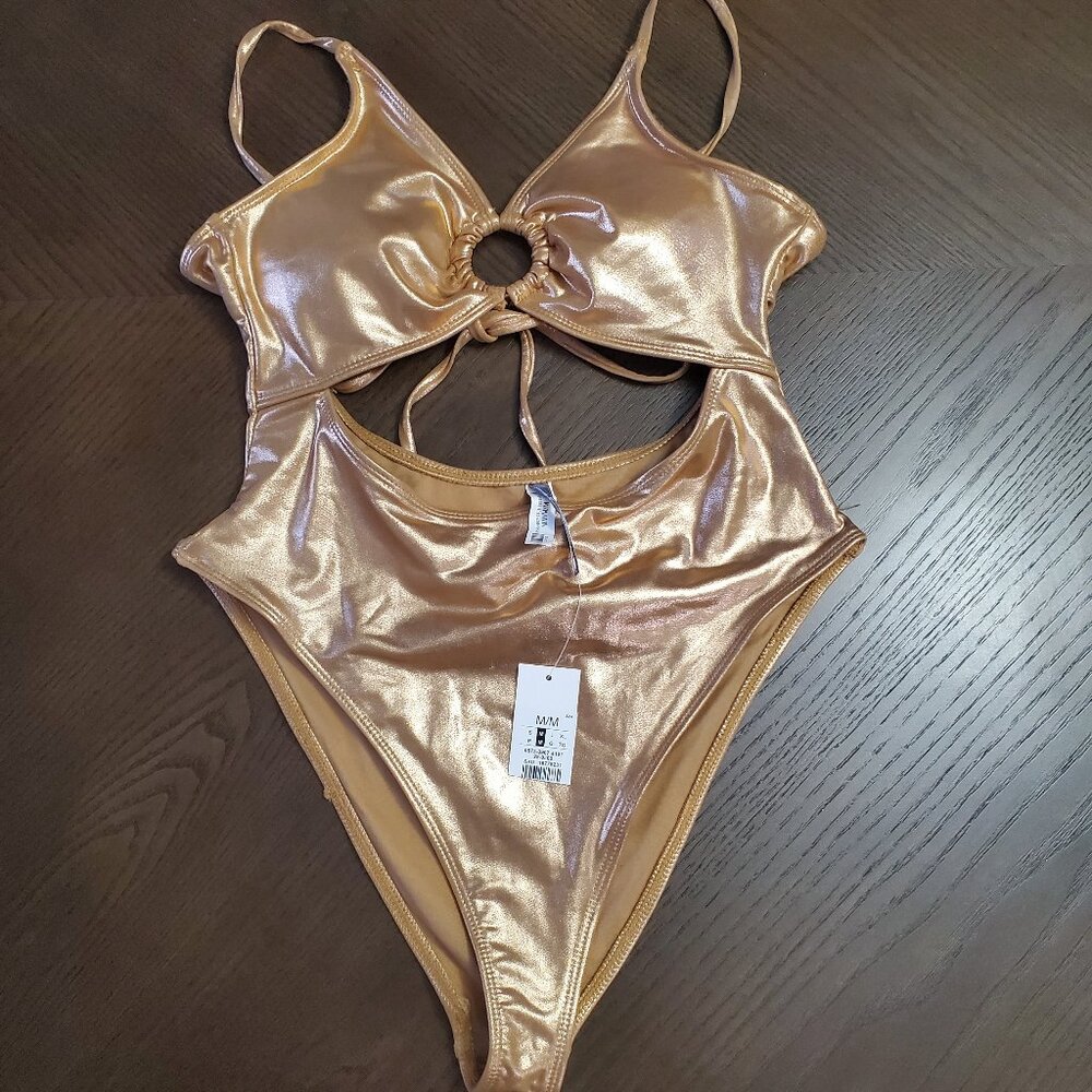 Refuge bathing suit Womem's size Medium New With Tags